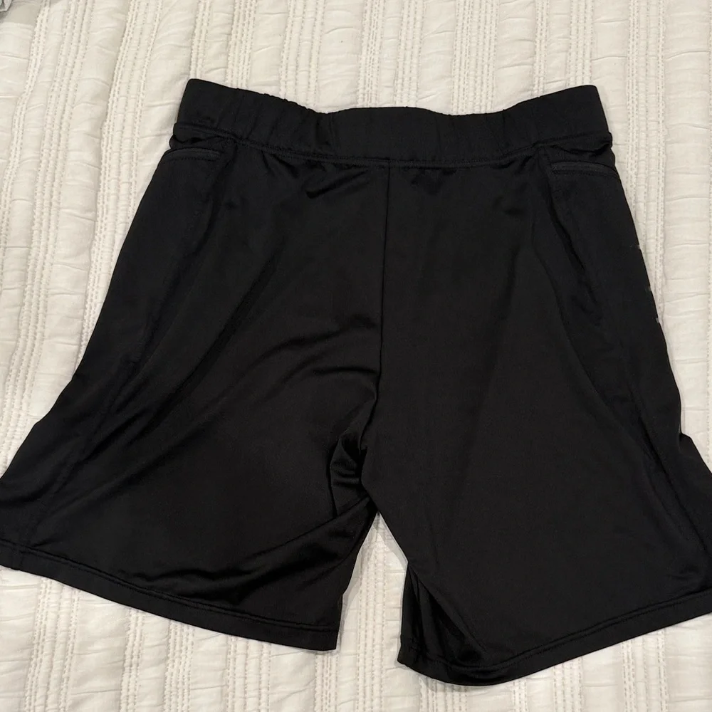 Hylete Dual-Tone Black and Gray Athletic Shorts - Picture 4 of 6